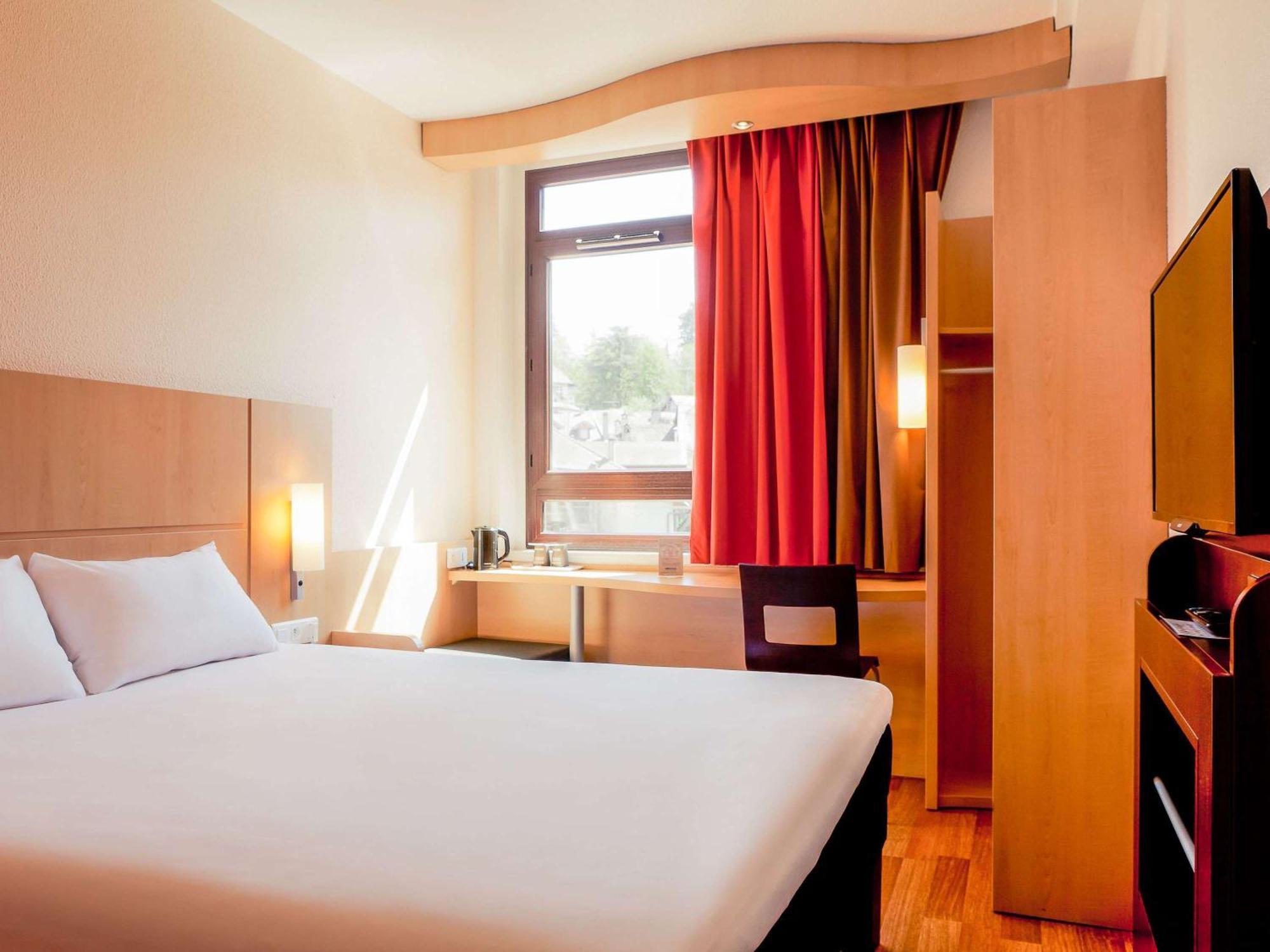 Ibis Annecy Centre Vieille Ville Esterno foto