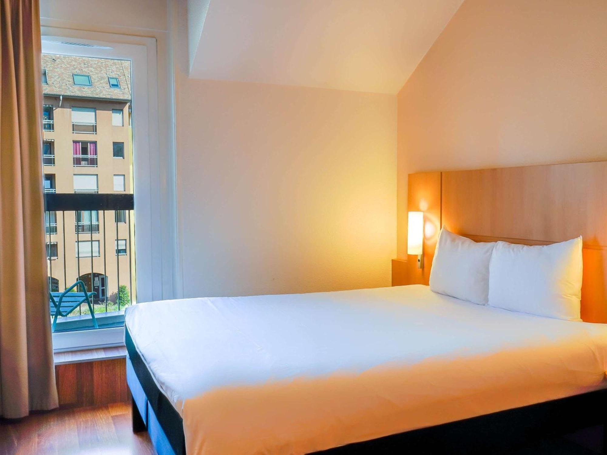 Ibis Annecy Centre Vieille Ville Esterno foto