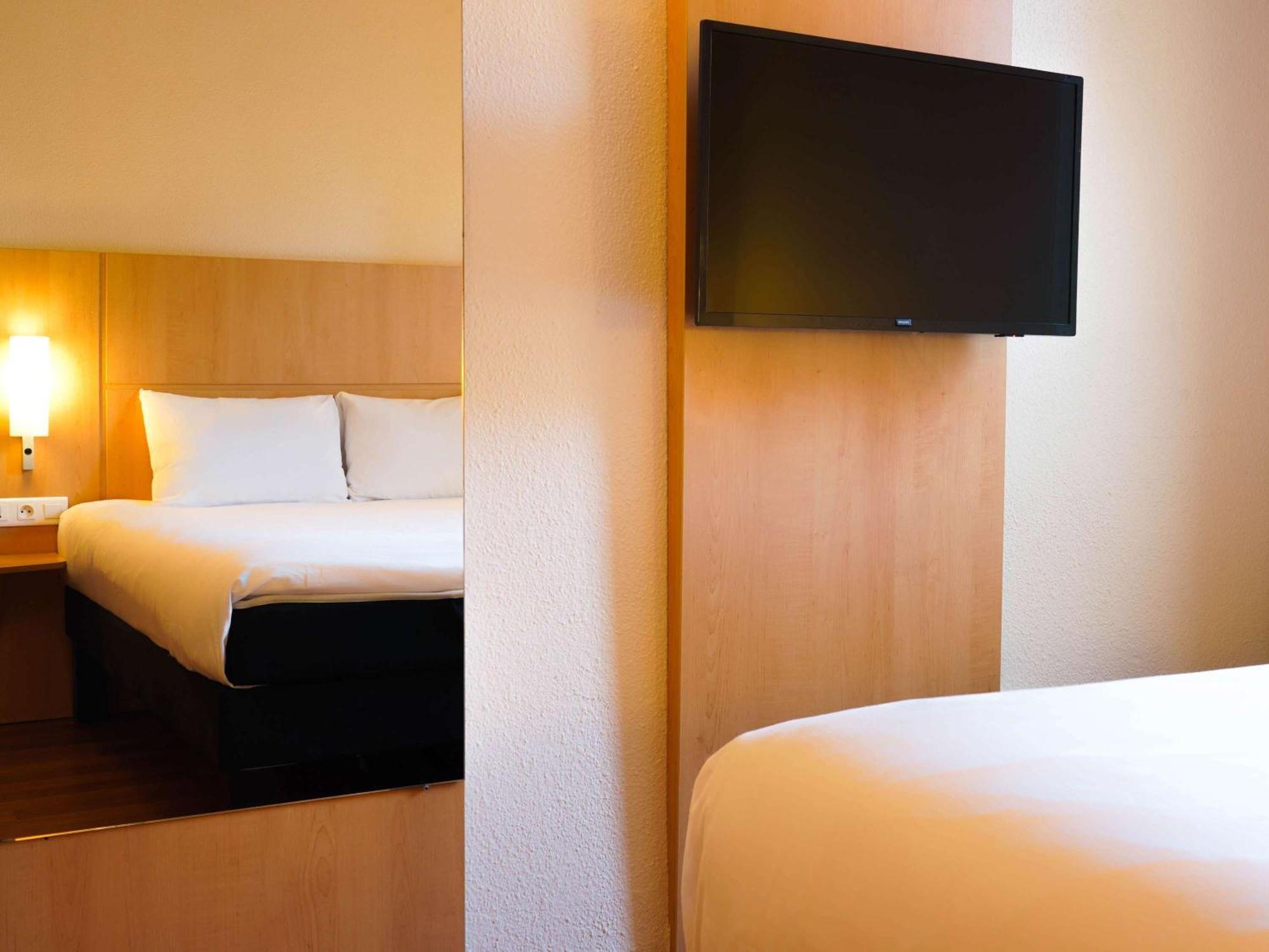 Ibis Annecy Centre Vieille Ville Esterno foto