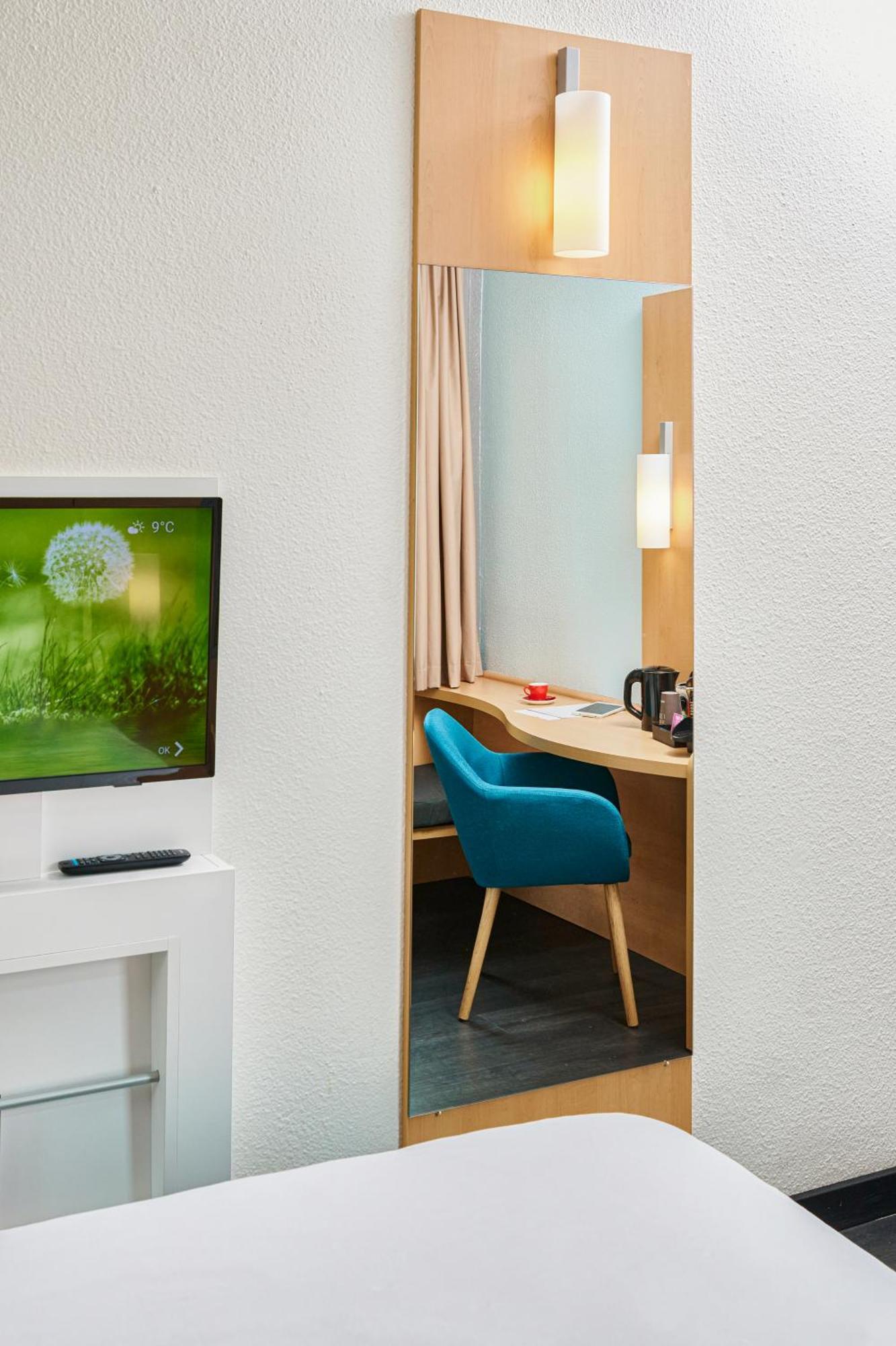 Ibis Annecy Centre Vieille Ville Esterno foto