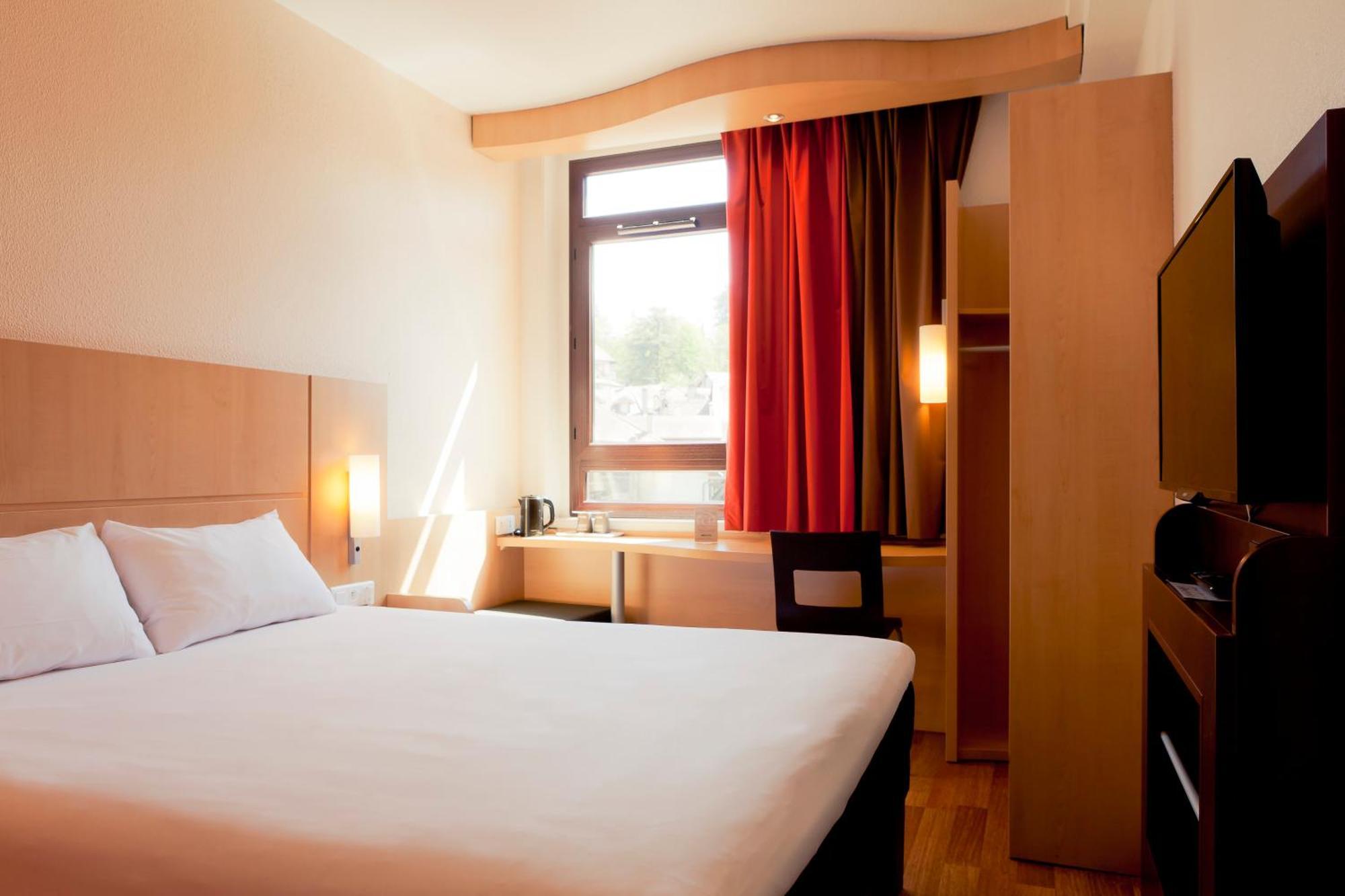 Ibis Annecy Centre Vieille Ville Esterno foto