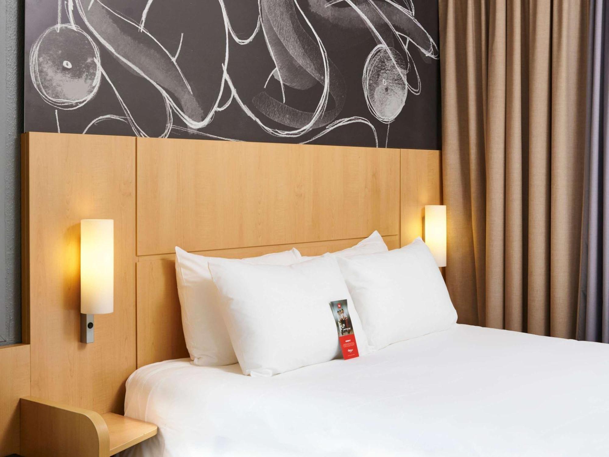 Ibis Annecy Centre Vieille Ville Esterno foto
